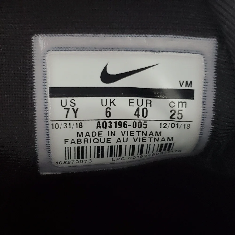 Nike Youth Air Max 720 Retro Future Size 7Y Black Volt Crimson Shoes AQ3196-005 - Picture 16 of 16